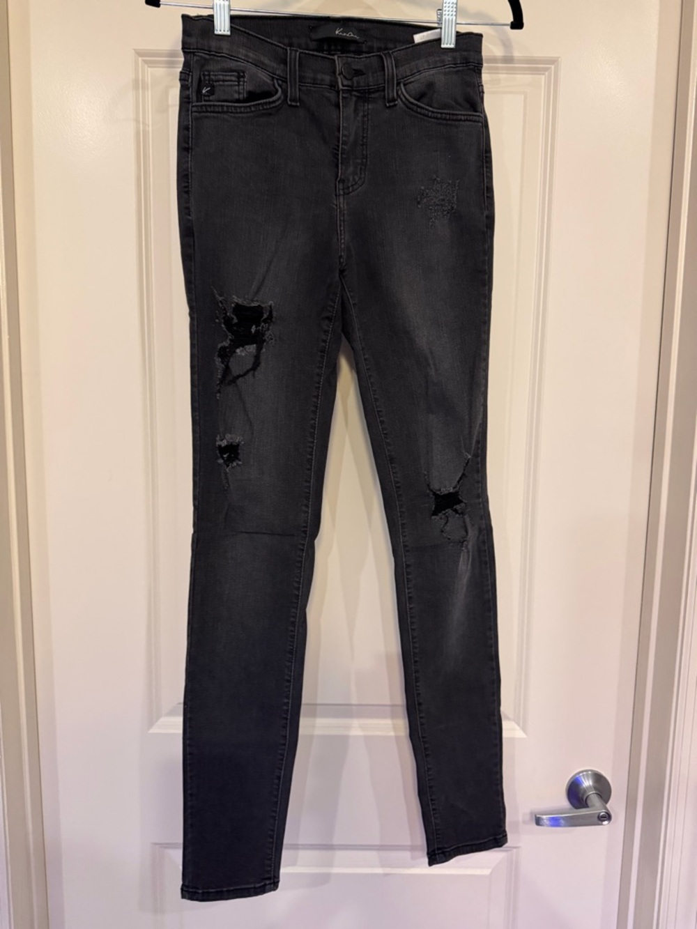 KanCan Black Distressed Skinny Jeans NWOT size 27